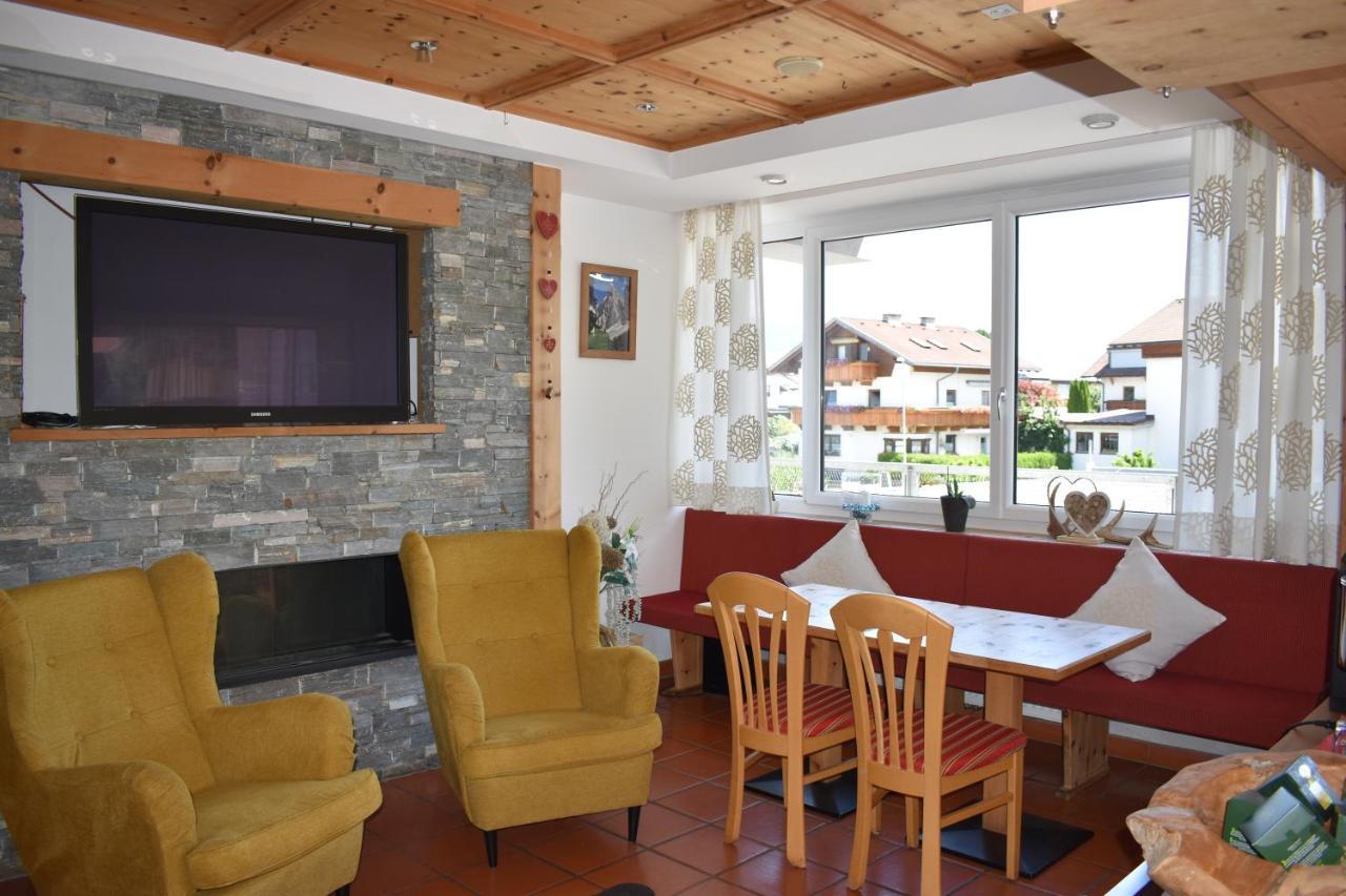 Hotel Kleissl Oberperfuss Kültér fotó